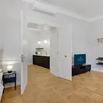 Palace מלון דירות