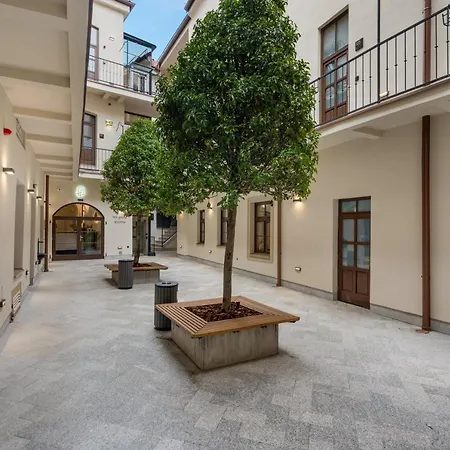 Palace Aparthotel 4*