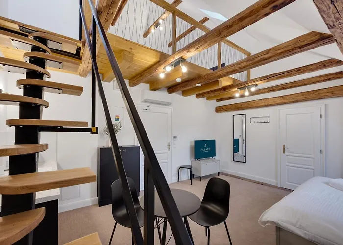 Ξενοδοχείο με διαμερίσματα Palace 4*