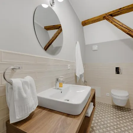 Palace Aparthotel 4*