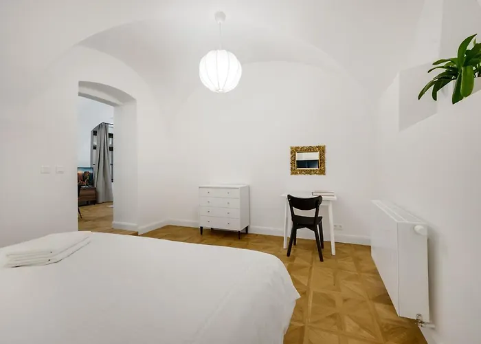 Palace Apartahotel 4*